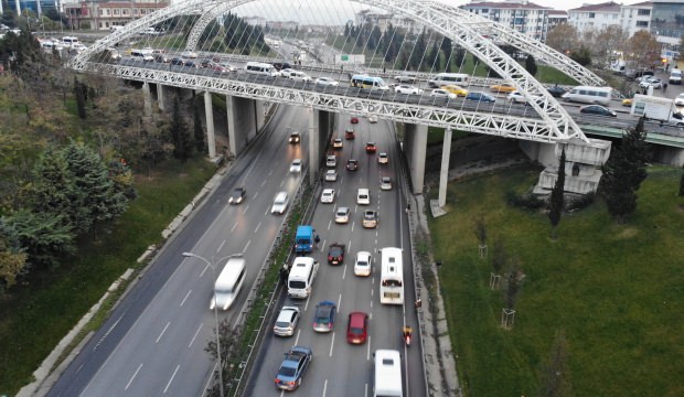 İstanbul TEM'de zincirleme kaza!
