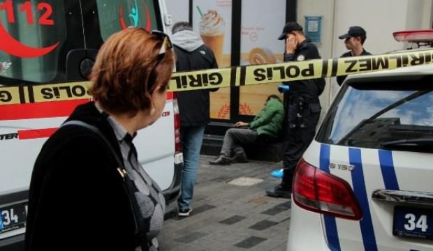 İstiklal Caddesi'nde oturur halde ölü bulundu