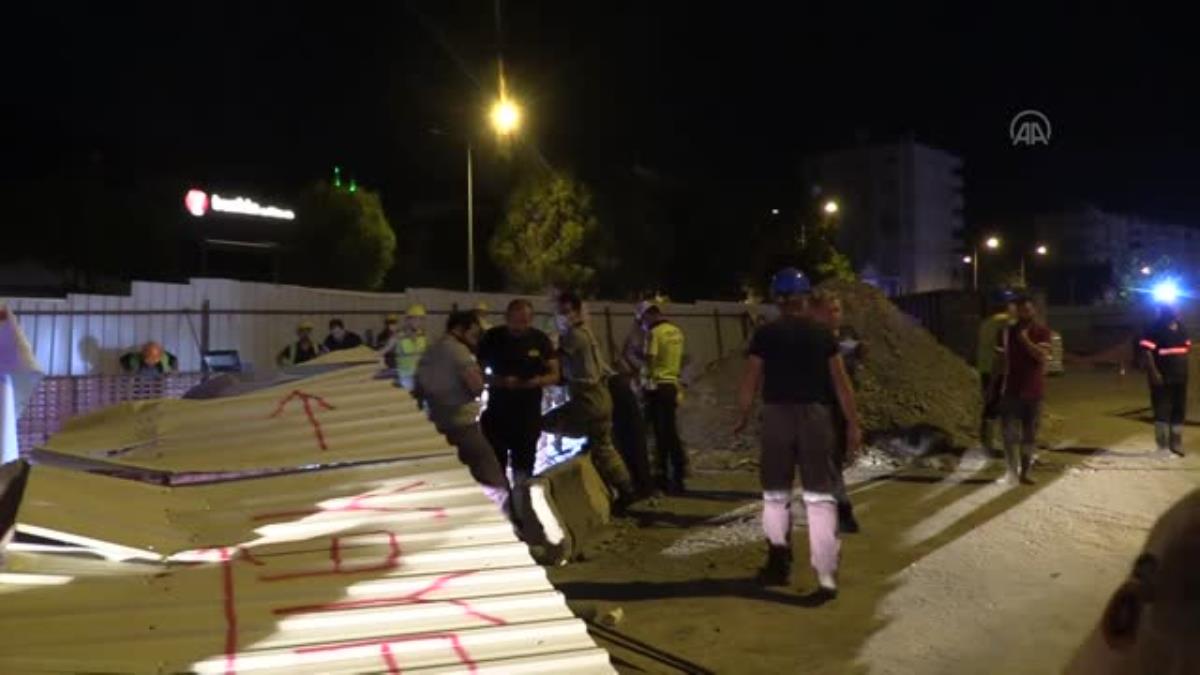 İzmir'de otomobil metro inşaatındaki 25 metrelik boşluğa düştü: 1 ölü, 1 yaralı