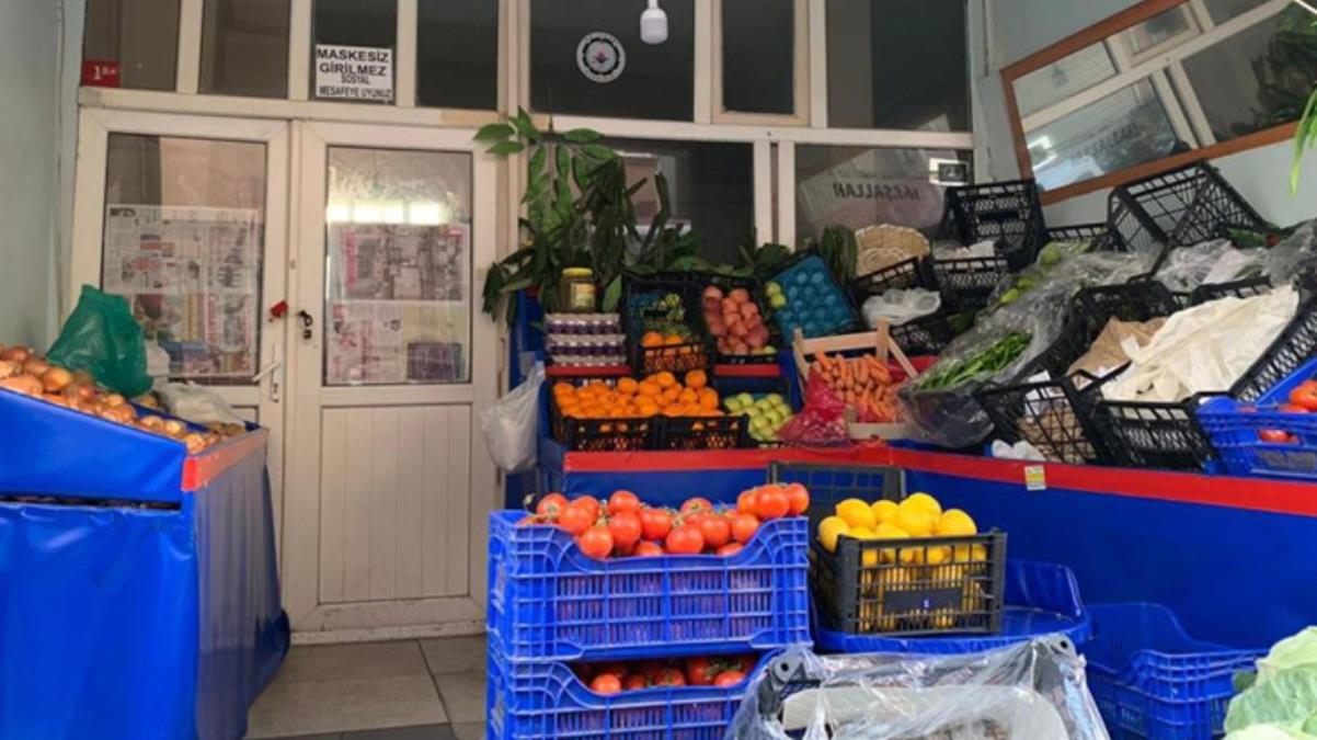 Kağıthane'de manav görünümlü kıraathaneye polis baskını! 36 kişiye 125 bin lira ceza kesildi