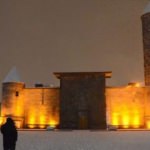 Kar yağışı Erzurum'u beyaza bürüdü