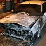 Karabük'te park halindeki otomobil yandı