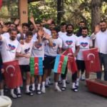 Kardeş ülkeye Bayrak Günü jesti