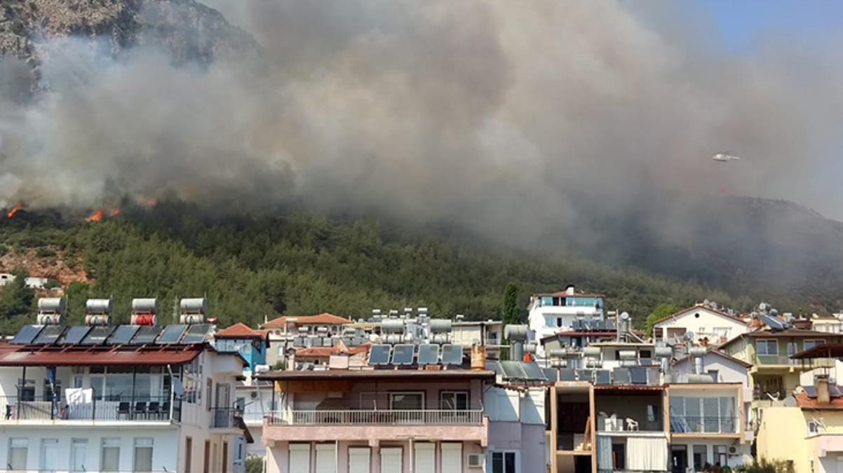 Kaş'ta korkutan orman yangını! Yerleşim yerleri de zarar gördü