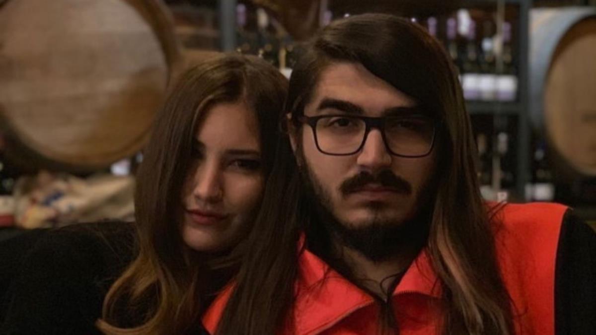 Kendine Müzisyen ve Azunyanozge ayrıldıklarını açıkladılar
