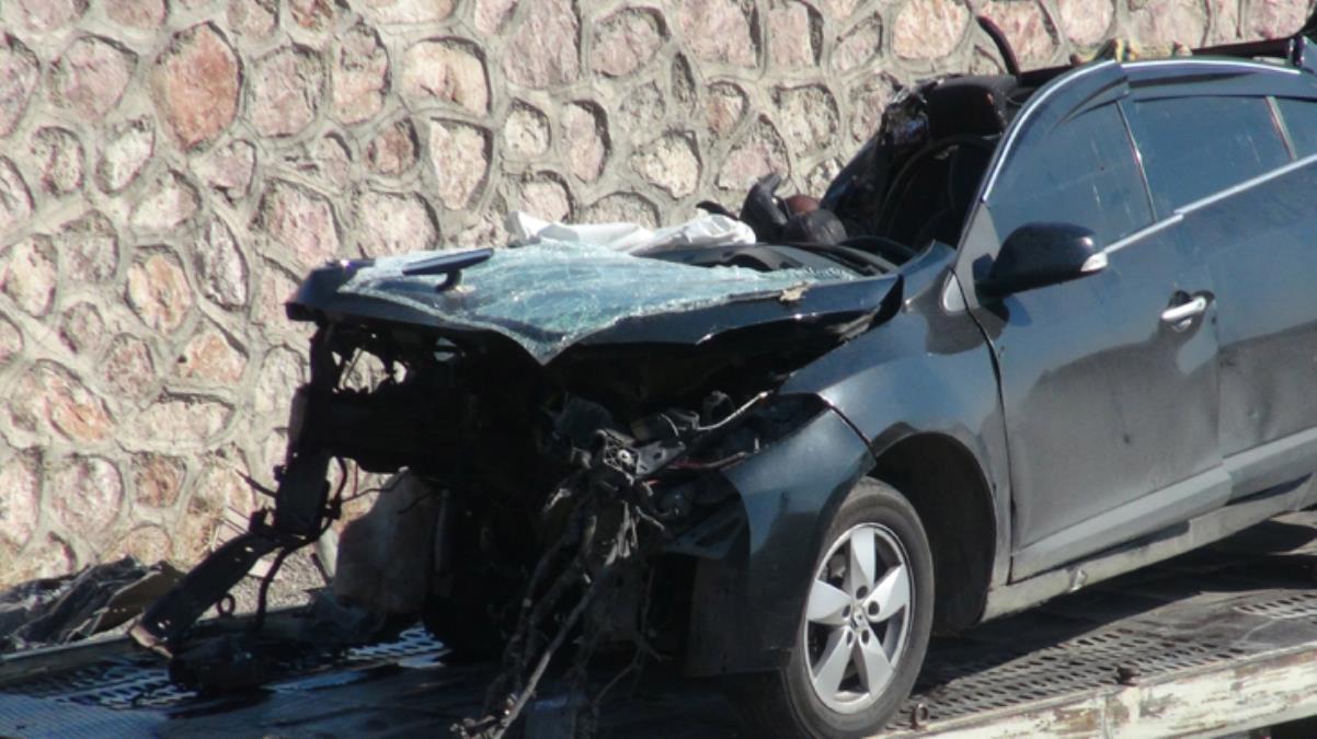 Kilis'te, otomobil ile TIR çarpıştı: 4 ölü, 2 yaralı