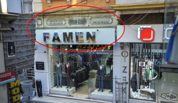 Kitabenin önündeki tabela kaldırılmadı