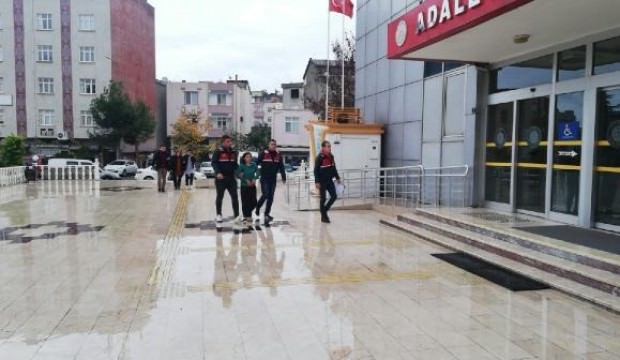 Kocasını uyurken satırla öldürdü