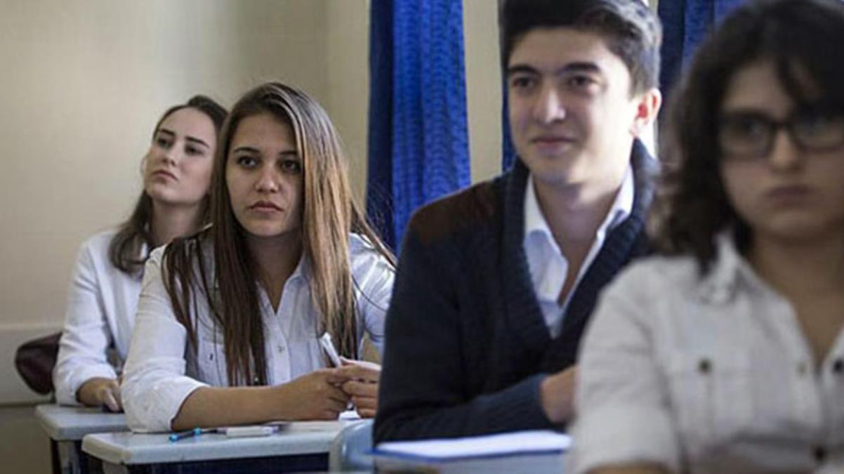 Lise öğrencilerine karne ve başarı belgeleri dijital ortamda verilecek