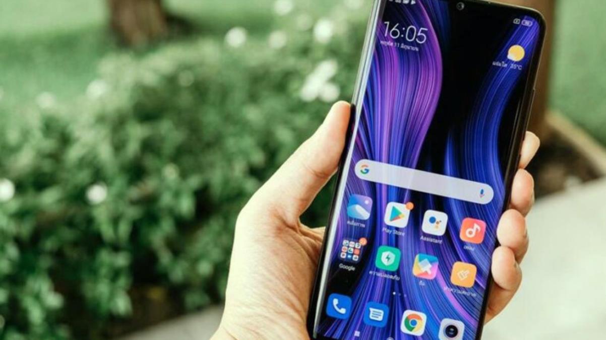 Litvanya’dan Çin’de üretilen akıllı telefonlarla ilgili dikkat çeken uyarı: Çöpe atın