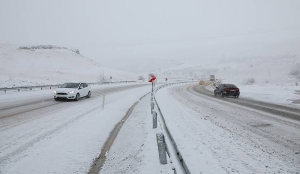 Malatya'da kar yağışı nedeniyle 29 mahalleye ulaşım kapandı