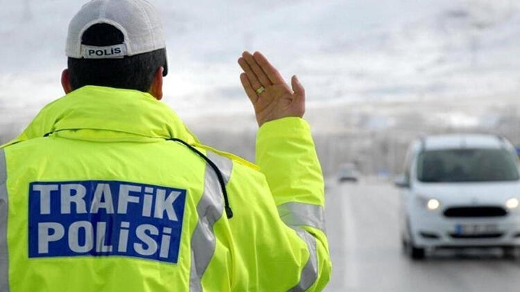Maske takmayan polislere ceza kesildi