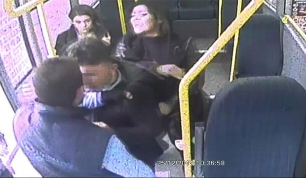 Minibüste kızının taciz edildiğini iddia eden anneden yumruk!