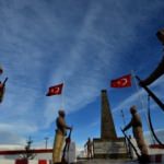 Muhteşem görüntüler! Sarıkamış şehitlerine -10 derecede saygı duruşu