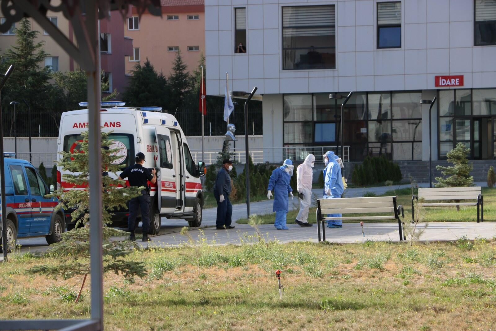 Niğde’de karantina kurallarına uymayan 5 kişi ceza kesilip, yurda yerleştirildi
