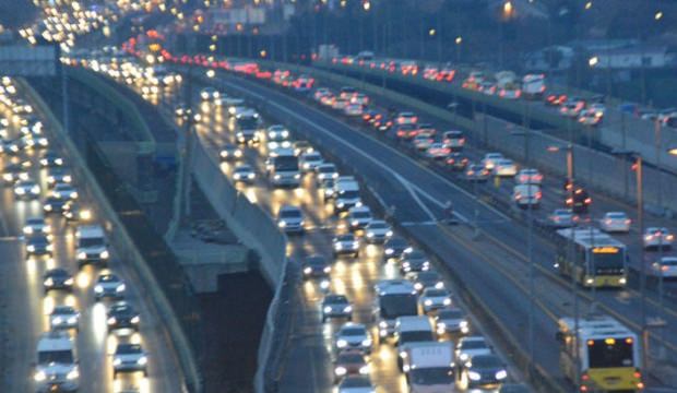 Okullar açıldı, trafik yoğunluğu başladı!
