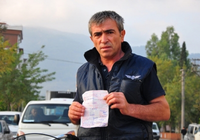 Önce güldü, sonra 235 lira trafik cezası yedi