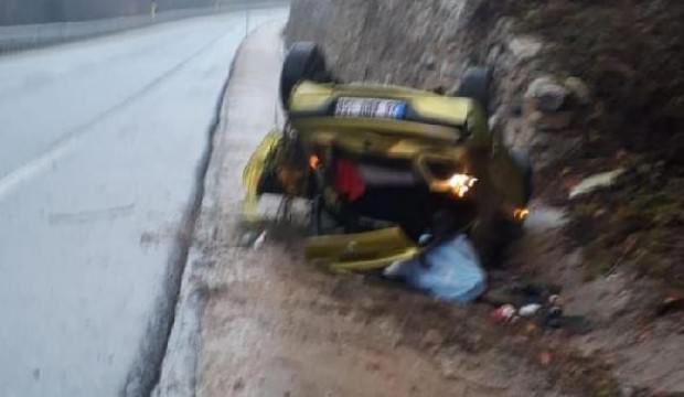 Otomobil takla attı: Sürücü kaçtı, 2 kişi yaralı