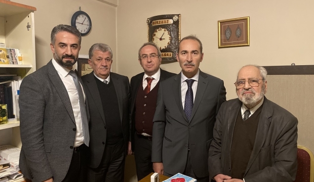 Şair ve mütefekkir Sezai Karakoç’a fahri doktora unvanı verildi