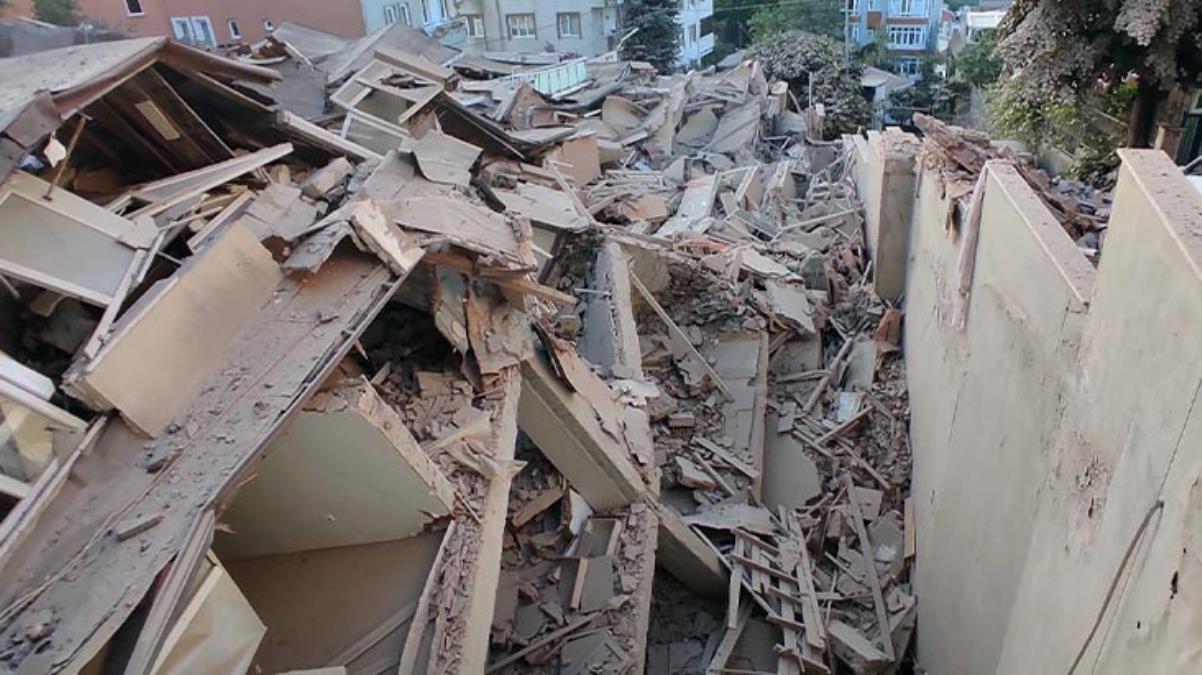 Sarıyer'de daha önce boşaltılan 9 katlı bina çöktü, bölge halkı sokaklara döküldü