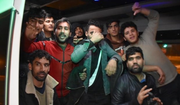 Skandal olay! Göçmenler Türkiye'ye itildi