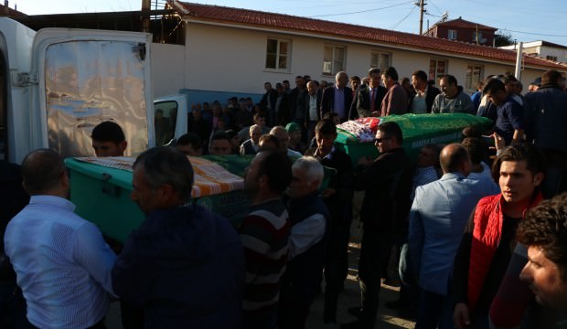 Soba faciasında hayatını kaybeden 3 kişi toprağa verildi