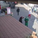 Son dakika: Başörtülülere saldıran provokatör yakalandı