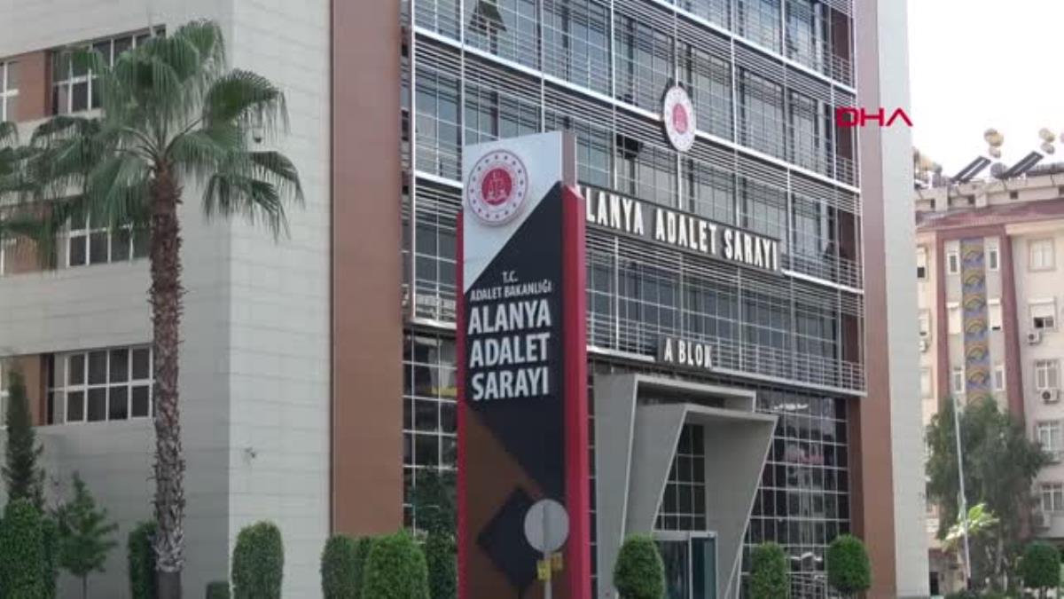 Son dakika haberi: ANTALYA MUHTAR, TABANCASINI TEMİZLERKEN EŞİNİ ÖLDÜRDÜ