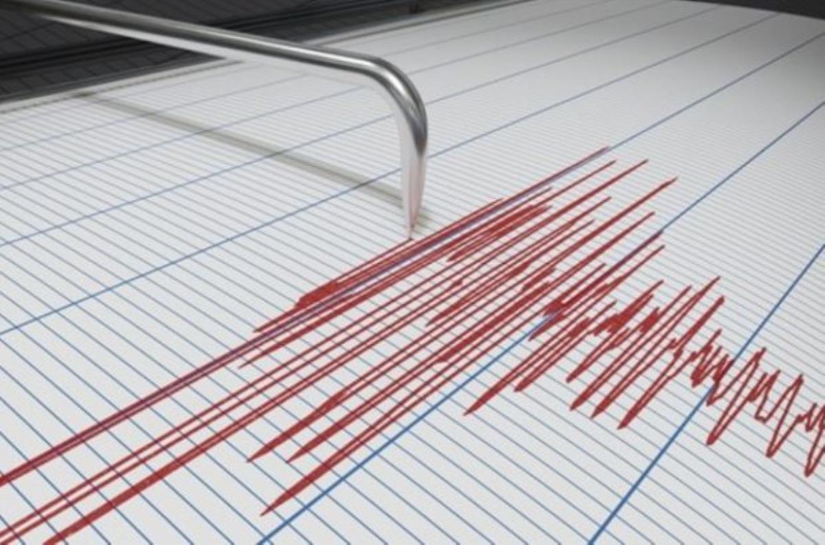 Son Dakika! İzmir'in Karaburun ilçesinde 5.1 büyüklüğünde yeni bir deprem daha meydana geldi
