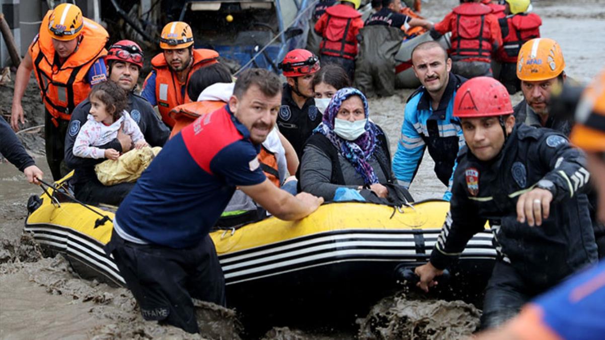 Son Dakika: Karadeniz'deki sel felaketinde bilanço ağırlaşıyor! Hayatını kaybedenlerin sayısı 27'ye yükseldi