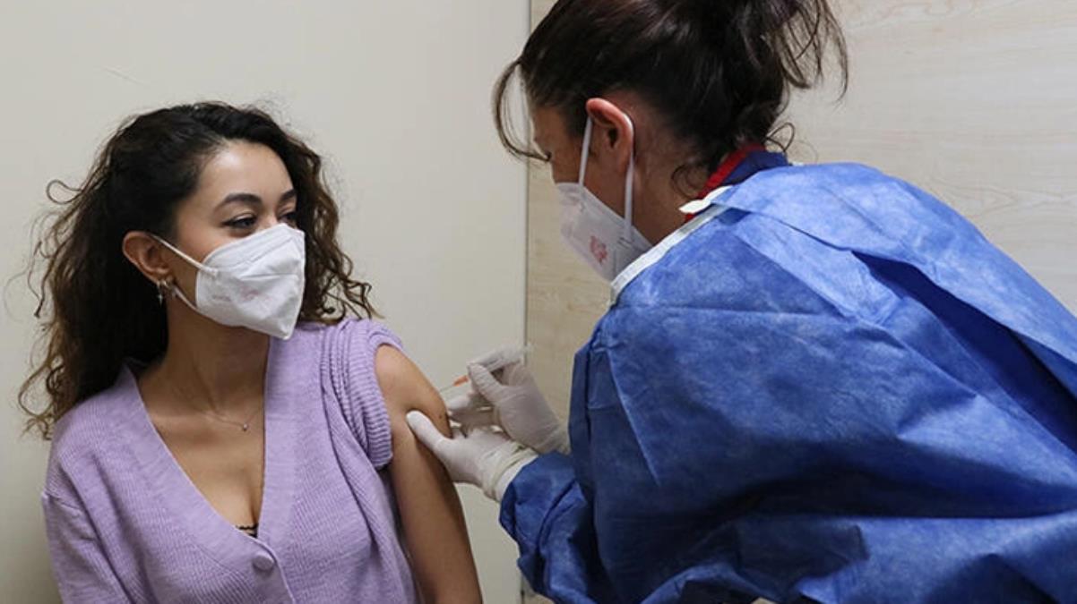 Son Dakika: Koronavirüsle mücadele kapsamında uygulanan aşı miktarı 33 milyonu aştı