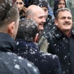 Soylu, Hakkari'de kar altında esnafı ziyaret etti