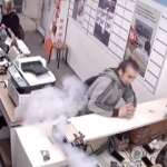 Tamir edilen telefon bir anda yanmaya başladı