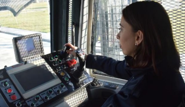Tatbikatta kadın polisler ilk kez TOMA kullandı