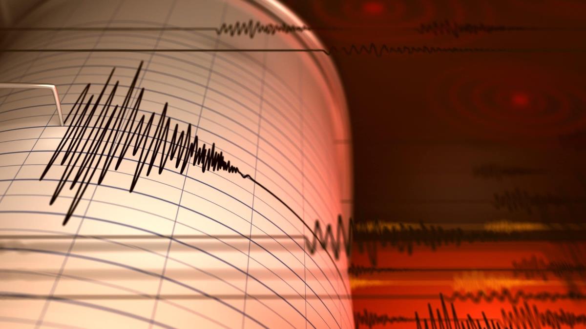 Tatil nedeniyle tıka basa dolu olan Datça'da 4,2 büyüklüğünde deprem