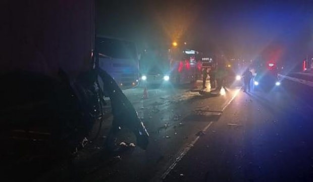 TIR ve minibüsün feci kazası! Ölü ve yaralı var