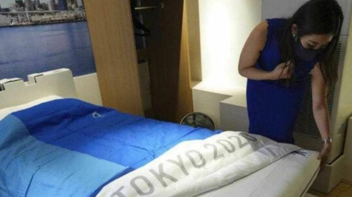 Tokyo Olimpiyatları'nda sporcuların yatak odasına cinsel ilişkiyi önleyen yatak konuldu
