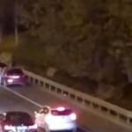Trafikte tekme ve yumruklar havada uçuştu!