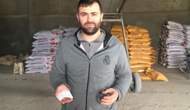 Unuttuğu çay bardağını bir hafta sonra geri getirdi