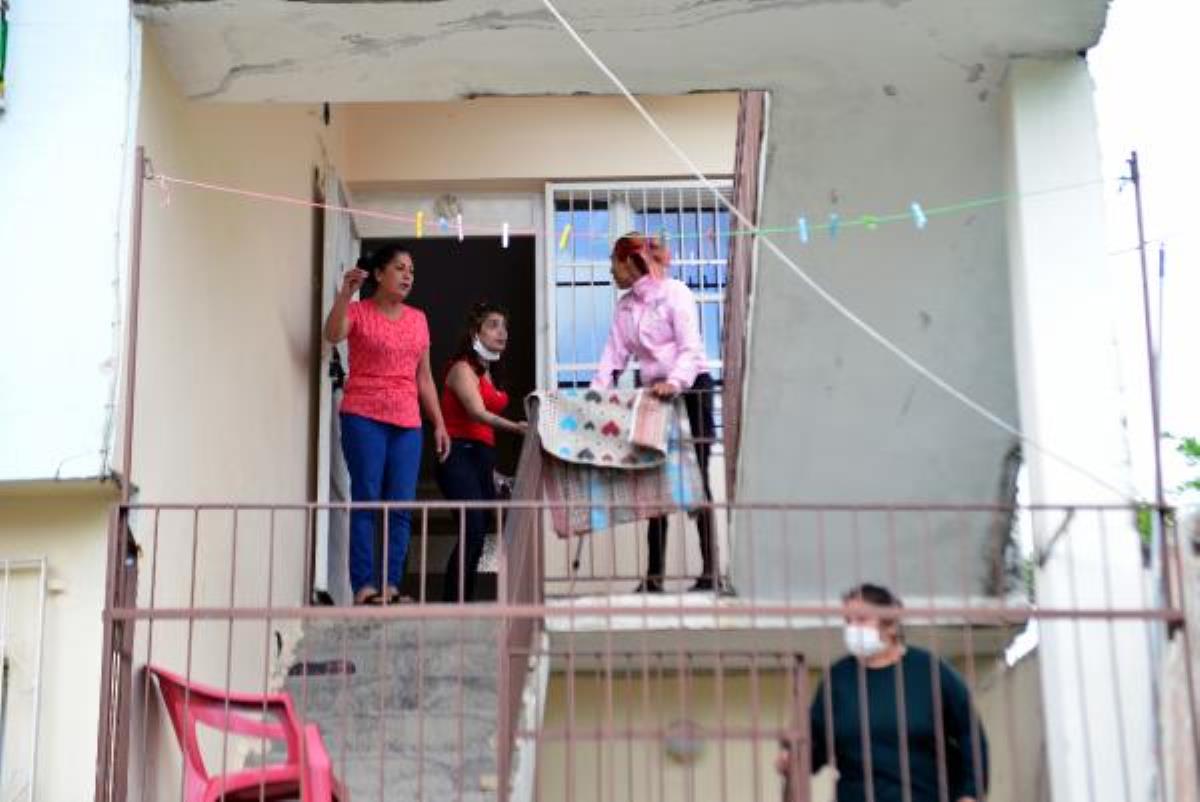 Uyuşturucu krizine giren genç kız evdeki eşyaları kırıp, kendini banyoya kilitledi
