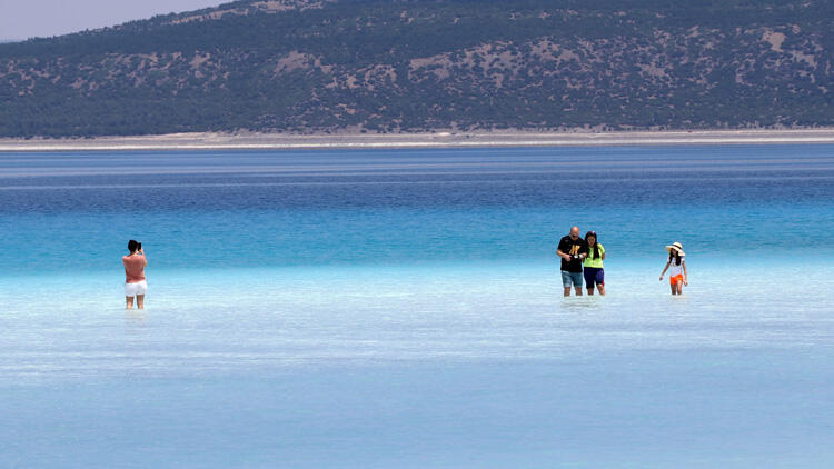Vali Arslantaş: Salda Gölü'müzün suyu içilebilir
