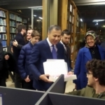 Vali Yerlikaya, yeni yıla kütüphanede çalışarak giren gençleri ziyaret etti