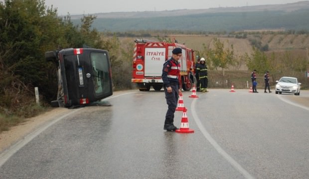 Yağmurun kayganlaştırdığı yolda kaza: 5 yaralı