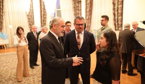 Yalçın Topçu Azerbaycan BE devlet bayrağı günü kutlamasına katıldı