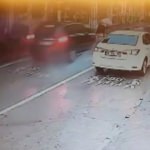 Yaya geçidinde çarptığı kadını metrelerce öteye fırlattı