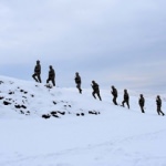 Yaz-kış farketmez! Teröre göz açtırmıyorlar!