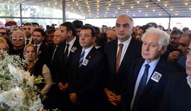 Yıldız Kenter son yolculuğuna uğurlandı