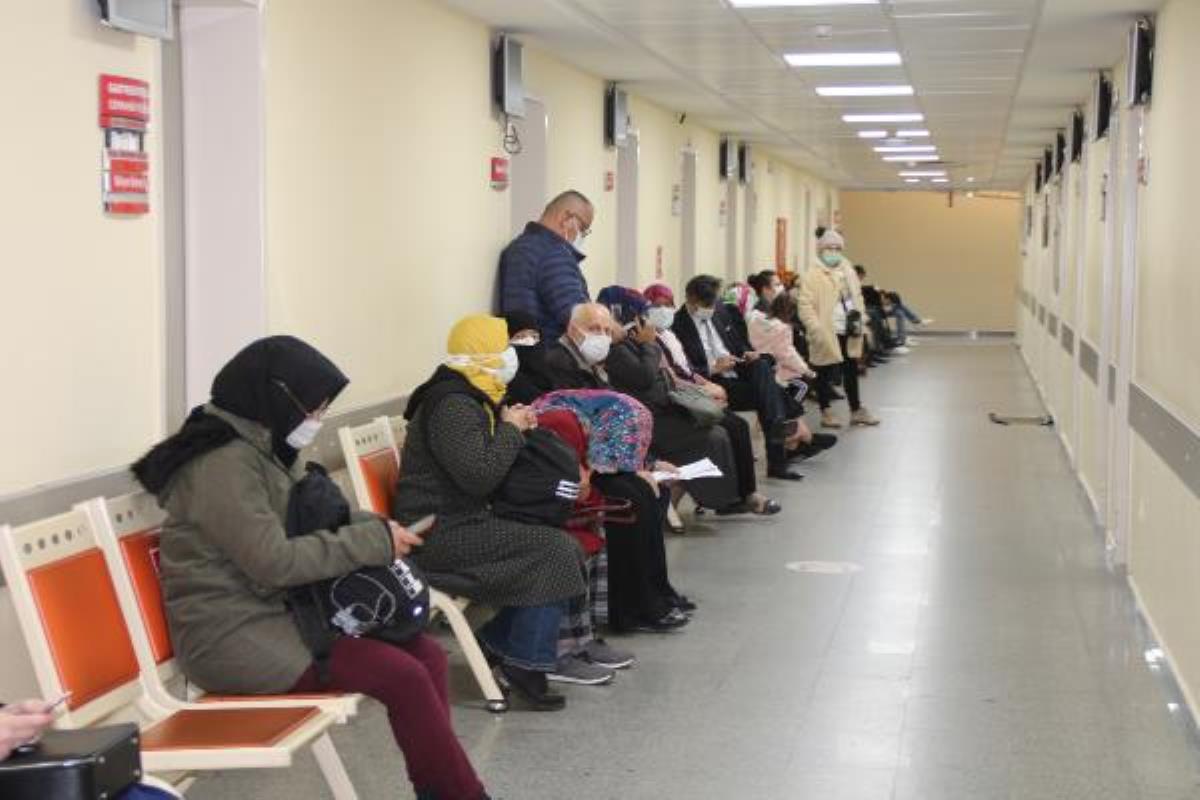 Yoğun bakım doluluk oranının yüzde 80'i aştığı Rize'de, vatandaşlara 'Zorda kalmadıkça hastanelere gitmeyin' çağrısı
