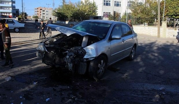 Yolcu minibüsü ile otomobil çarpıştı: 4 yaralı